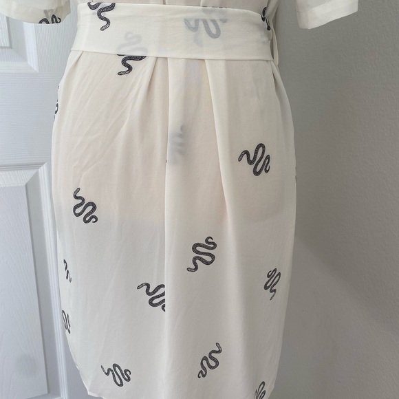 L’agence 100% Silk Snake Chain Print Dress and Shirt Size Small - Picture 9 of 10